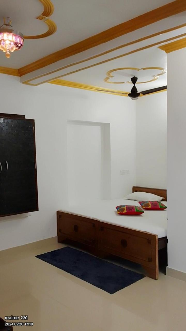 Ganga Paying Guest House Varanasi Rom bilde