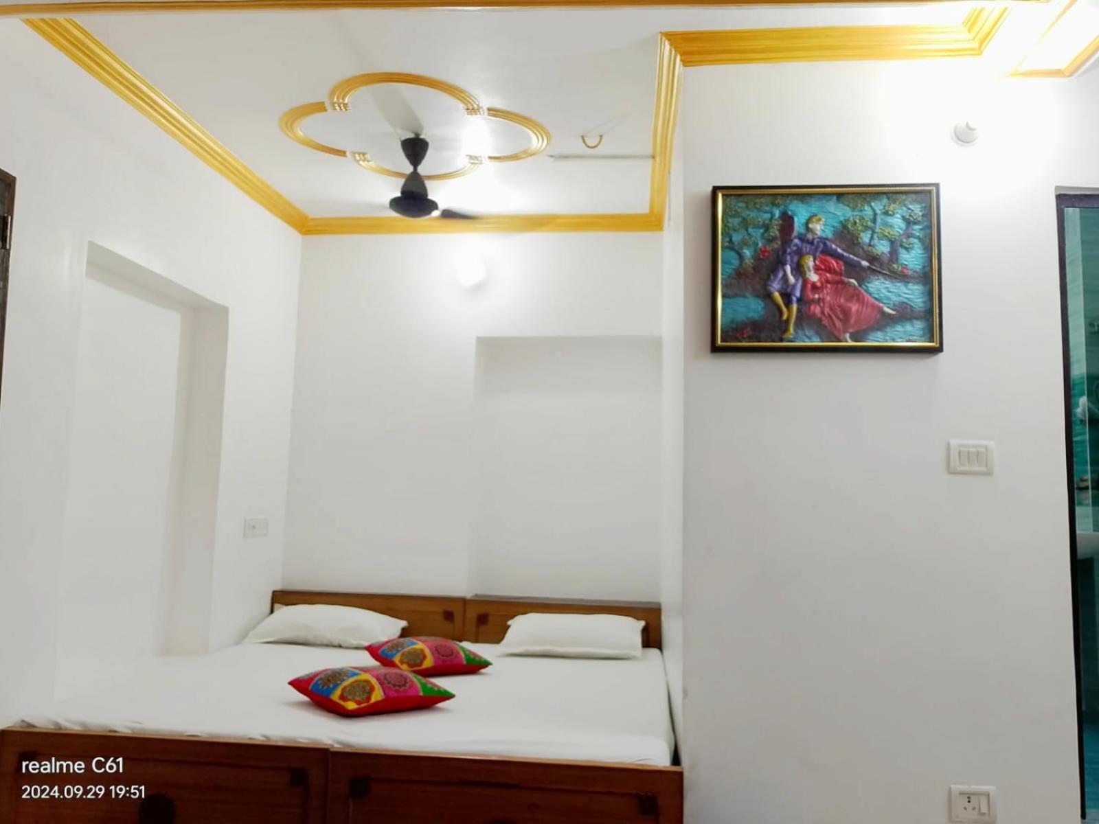 Ganga Paying Guest House Varanasi Rom bilde